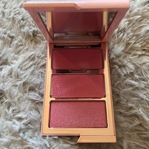 One size blush attention seeker